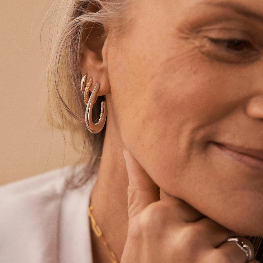 AGATHA FR Créoles GEMINI - Cristal / Doré – Image 3