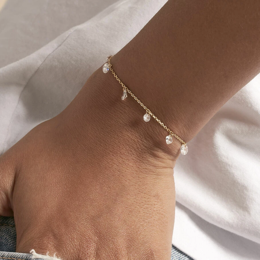 AGATHA FR Bracelet Souple PETILLE - Cristal / Doré – Image 2